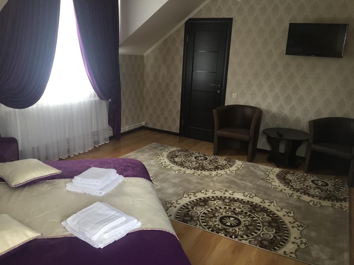 Hotel Europe Хмільник Екстер'єр фото
